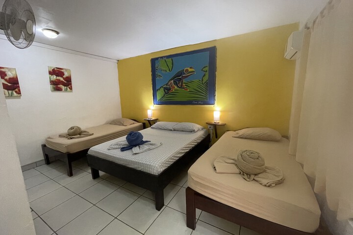 Room 32 of 107