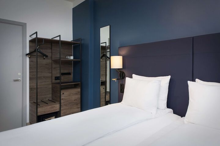 Room 41 of 63