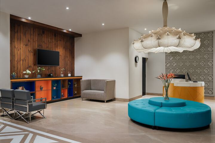 Entrance & Lobby