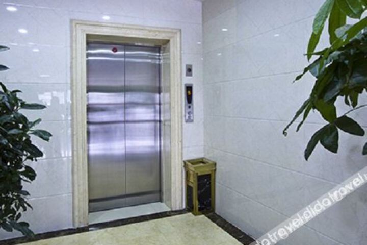 Hotel Interior 11 of 27