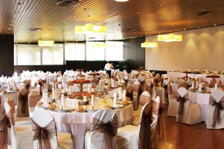 Ballroom/Hall 48 of 58