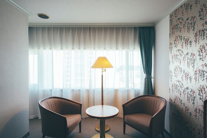 Room 27 of 74
