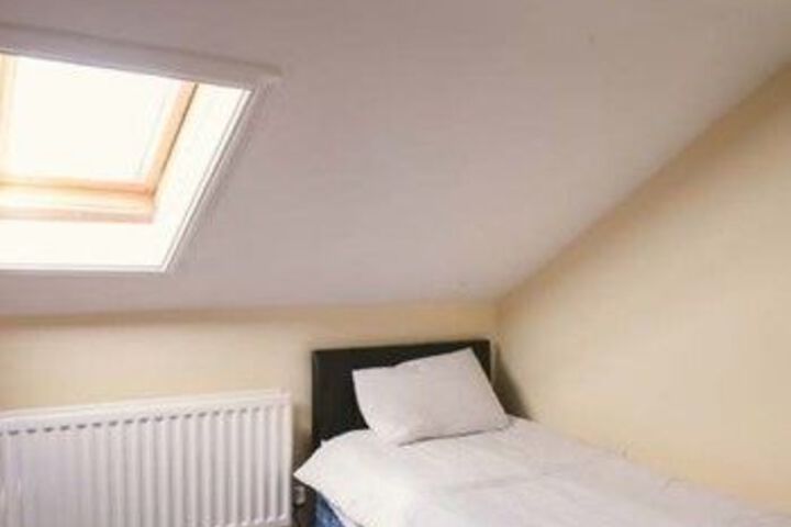 Room 8 of 19