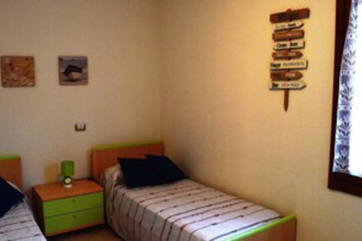 Room 34 of 53