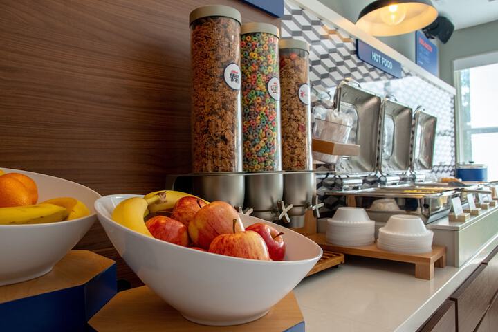 Breakfast/Coffee Service 38 of 50