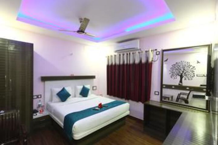 OYO 817 Anna Salai