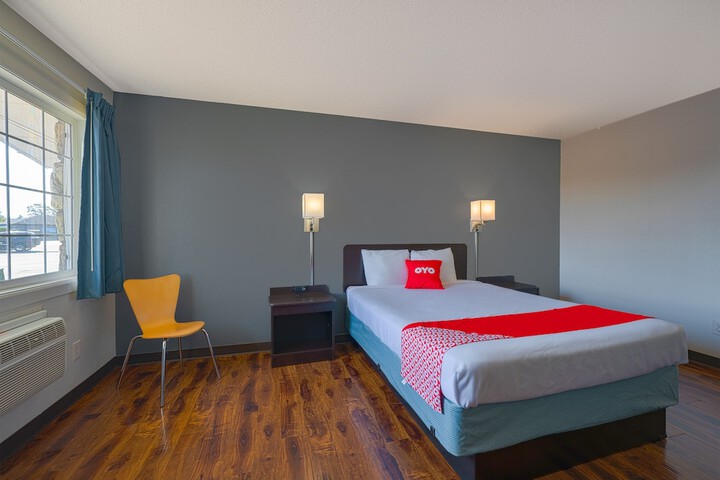 Room 33 of 108