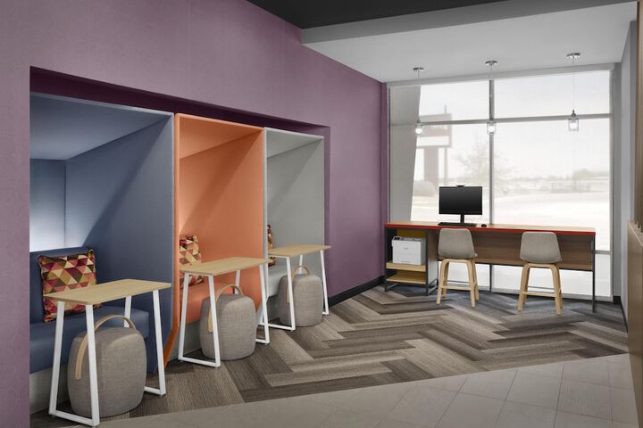 Business Center 26 of 32