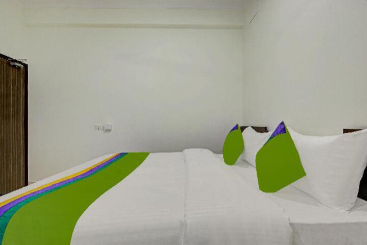Room 54 of 73