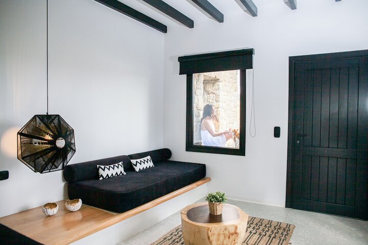 Room 15 of 48