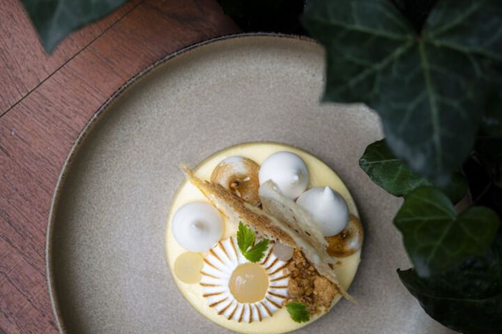 Dining 92 of 186