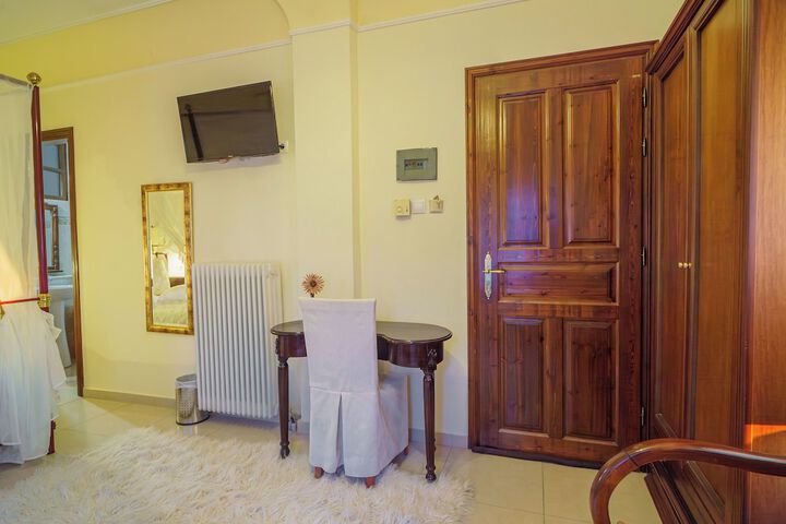 Room 16 of 97