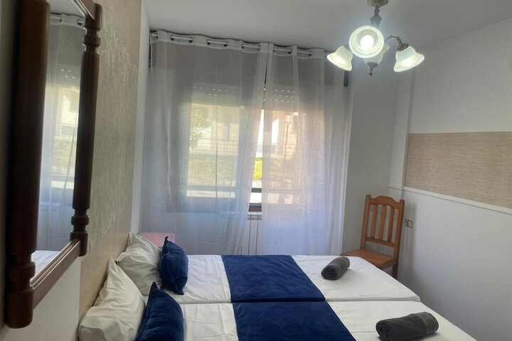 Room 83 of 177
