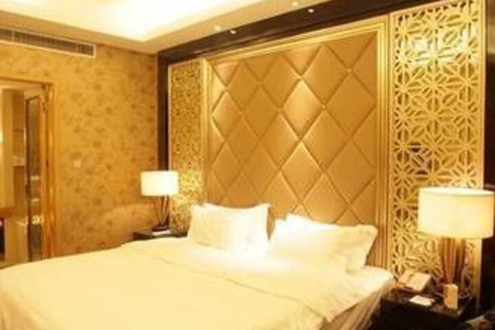 Room 15 of 73
