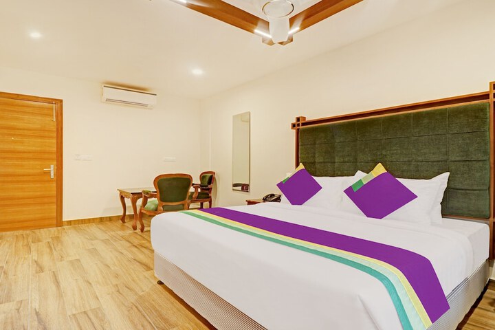 Room 15 of 36