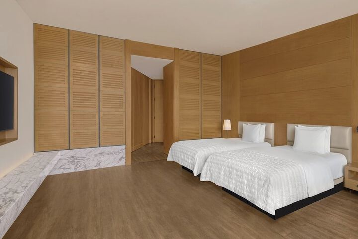 Room 25 of 82