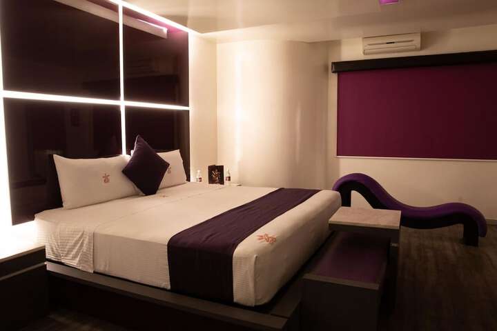 Room 8 of 42