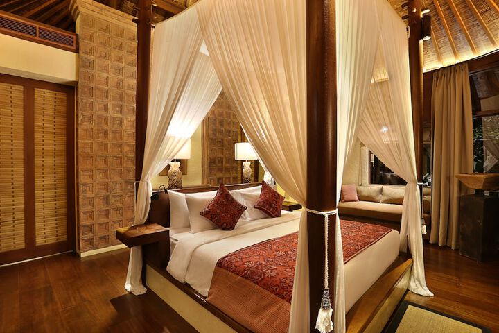 Room 4 of 30