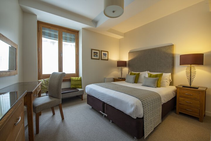 Room 10 of 49