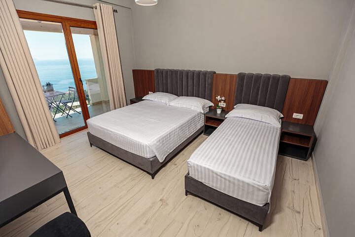 Room 22 of 111