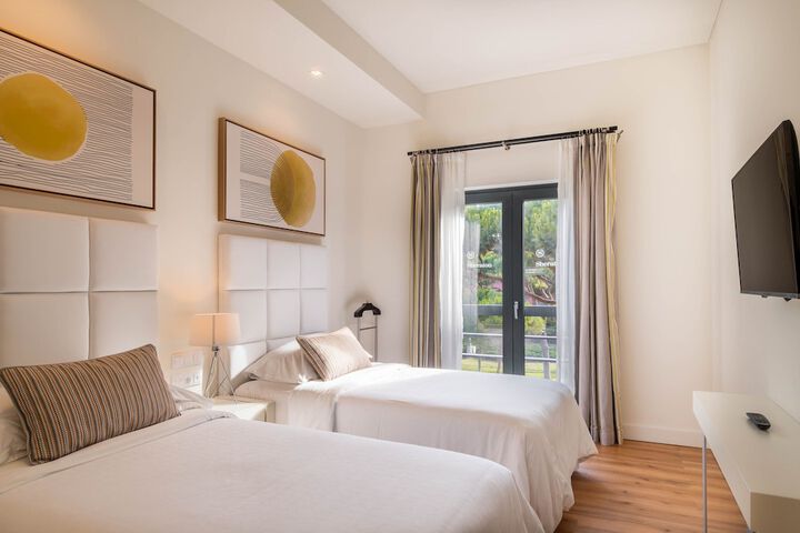 Room 21 of 202