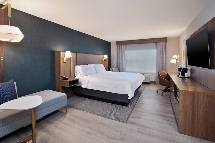Room 5 of 23