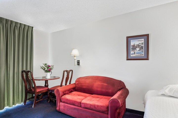 Room 6 of 21
