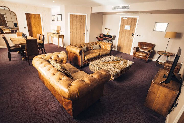 Room 34 of 80