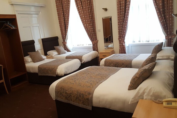 Room 16 of 79