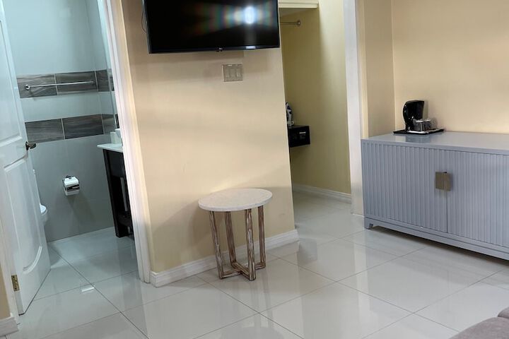 Room 43 of 85