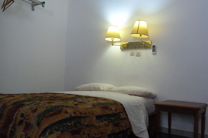Room 35 of 72