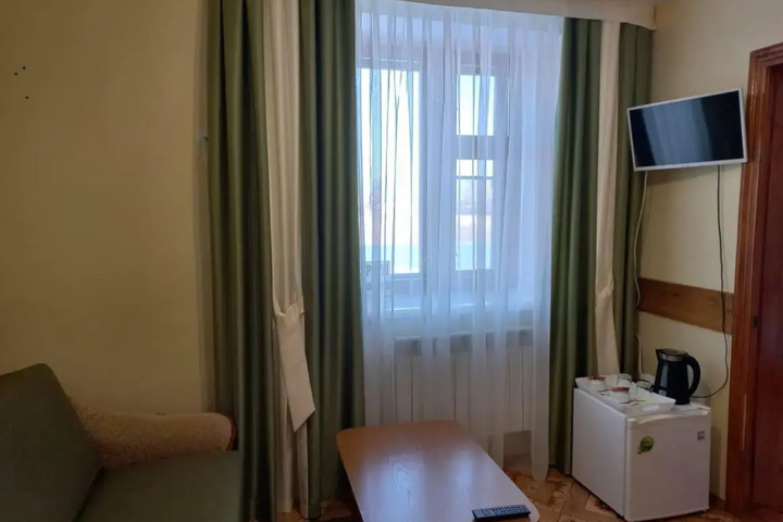 Room 11 of 14