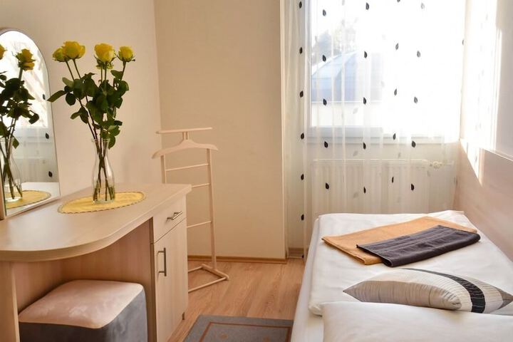 Room 12 of 63