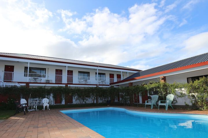 Pool 38 of 61