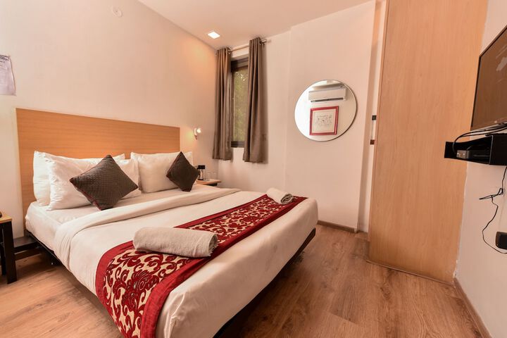Room 4 of 24