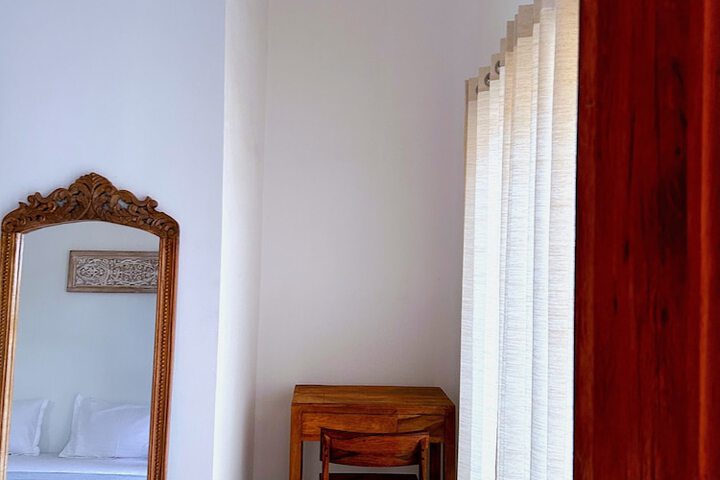 Room 17 of 19