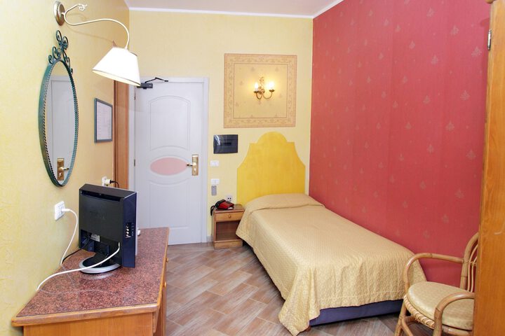 Room 17 of 49