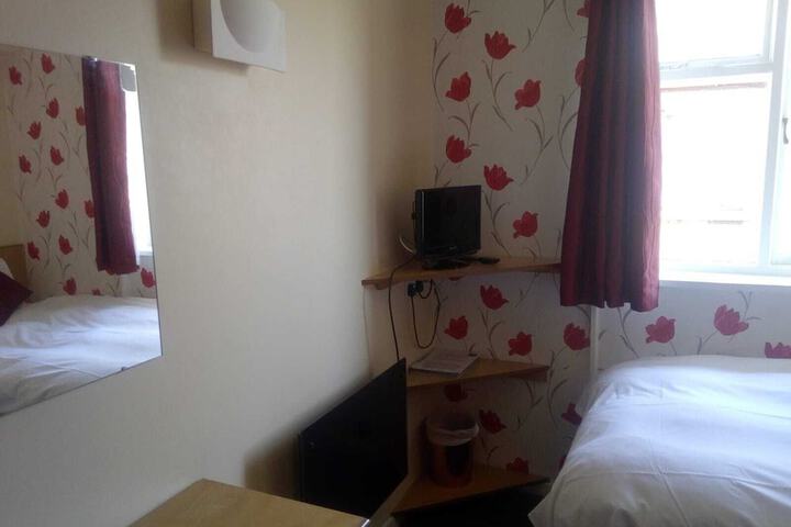 Room 27 of 49