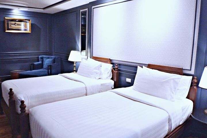 Room 19 of 124