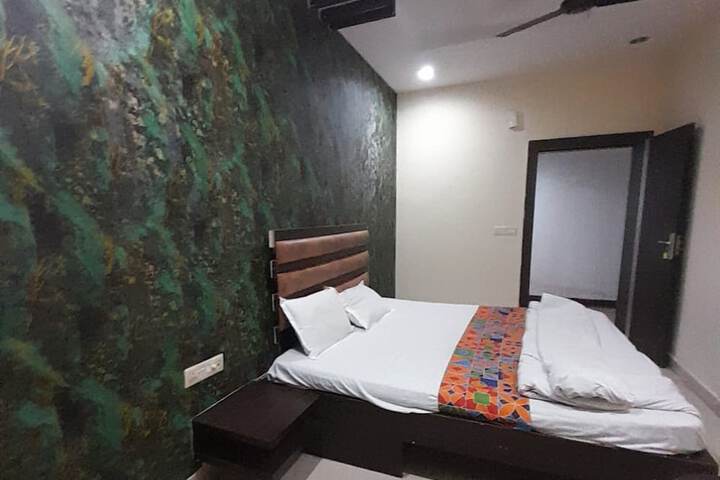 Room 18 of 43