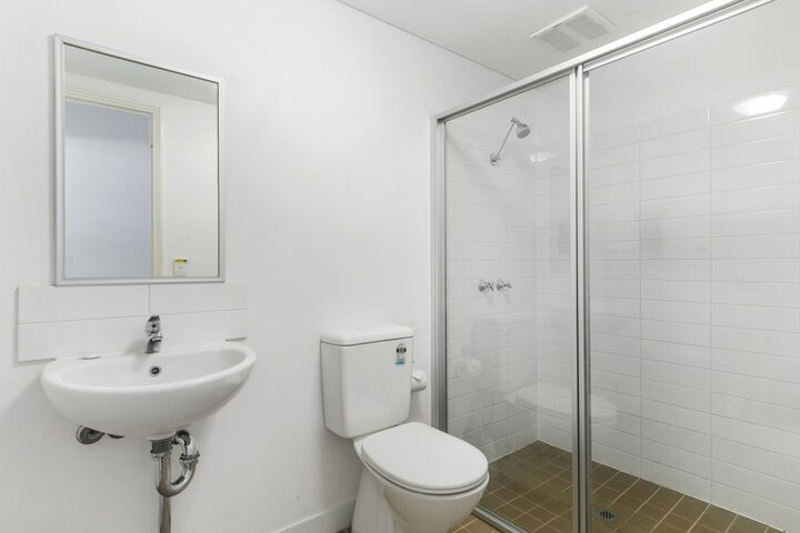 Room 14 of 25