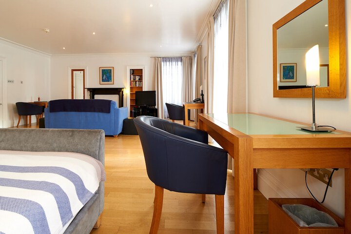 Room 16 of 62