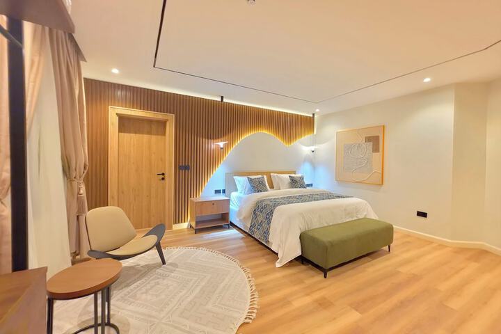 Room 11 of 72