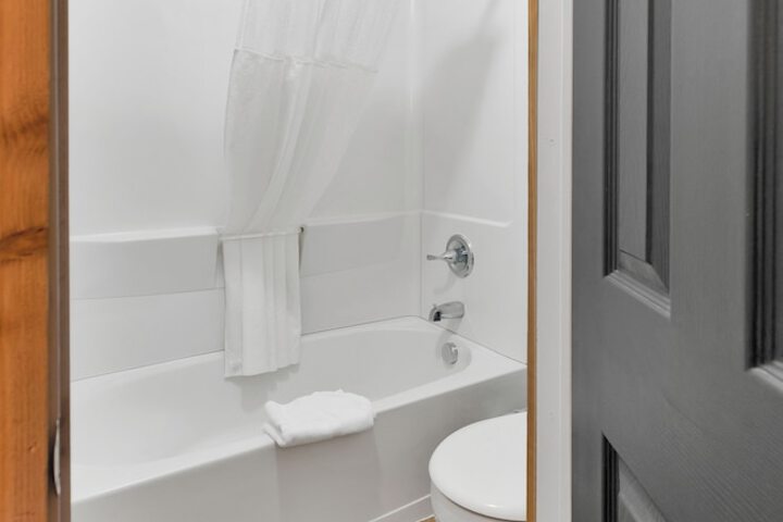 Room 77 of 108