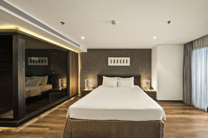 Room 26 of 80