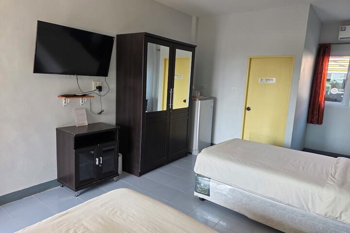 Room 16 of 27