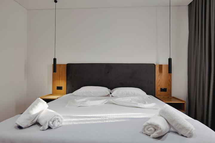 Room 15 of 68