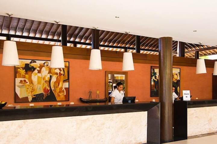 Hotel Interior 4 of 115