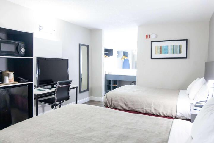 2 Double Beds (8 of 11)