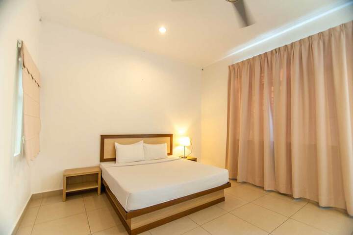 Room 7 of 30